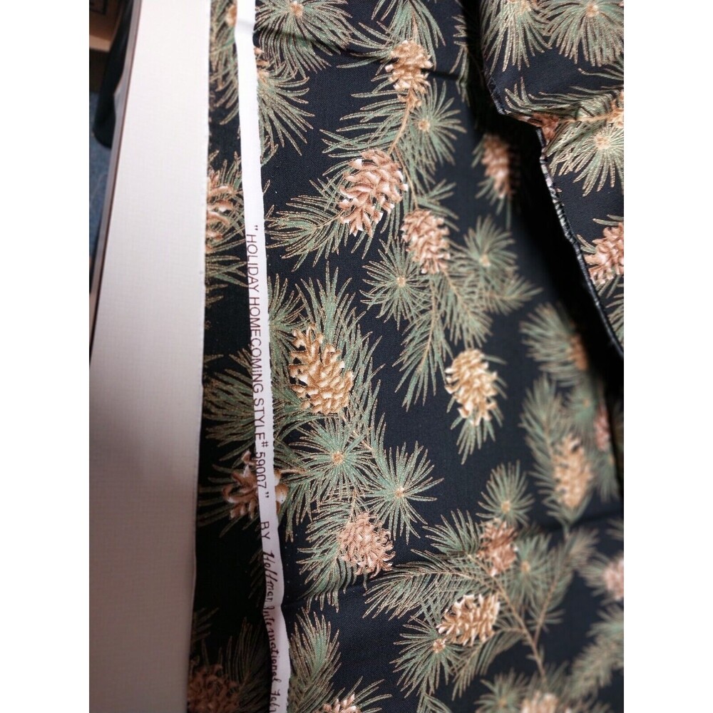 2 yds Holiday Homecoming Fabric Pinecone Print